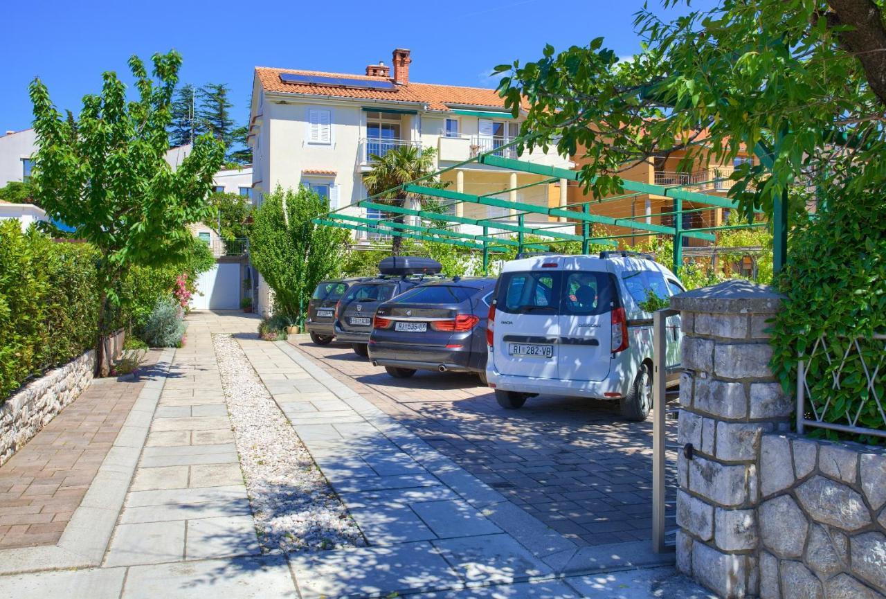 Apartments Adria Danka Krk Town Buitenkant foto